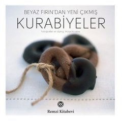 Beyaz Fırından Yeni Çıkmış Kurabiyeler