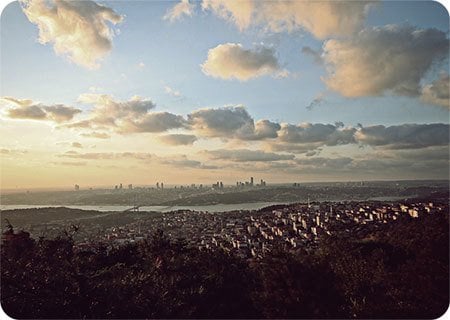 İki Kıta Bir Şehir - Uğur Uğurlu