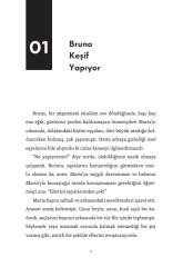 Çizgili Pijamalı Çocuk